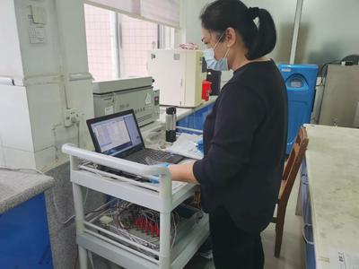 貴港市公共檢驗檢測中心開通“綠色通道” 精準計量為疾控儀器設備保駕護航