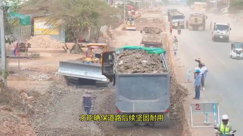 修路不簡(jiǎn)單 渣土車與推土機(jī)的無言協(xié)奏曲